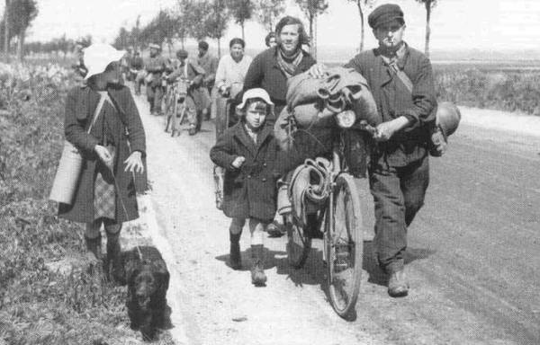 Migrants belges envahissant la France en mai 1940.